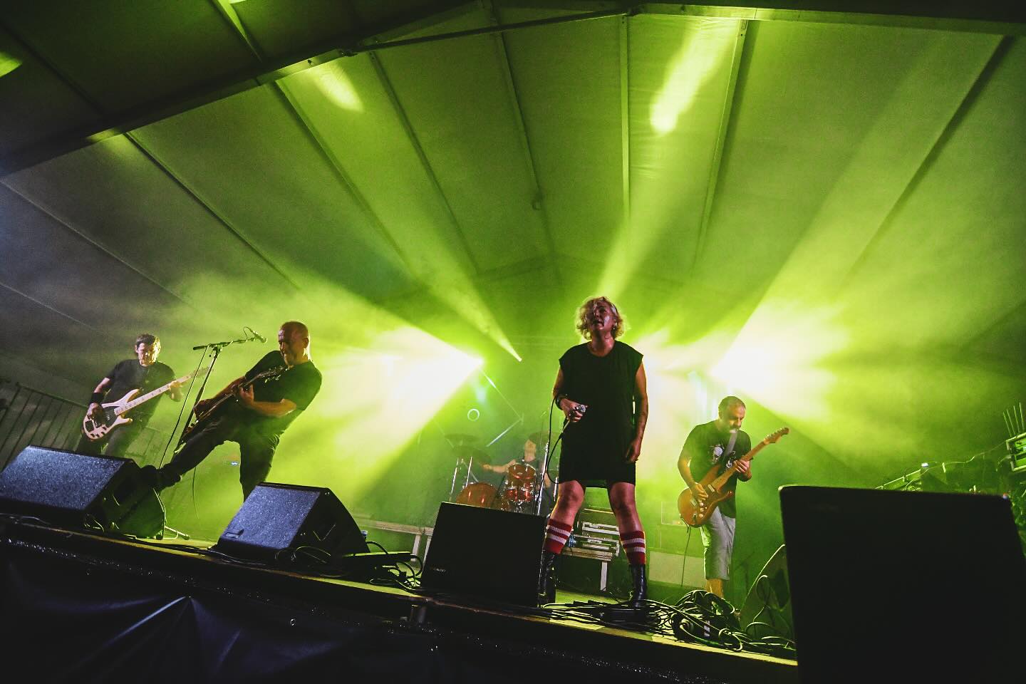 ARTEA 🔥
Irailerako pare bat zita ditugu. Lehenengoa bihar Arteako jaietan @zeinkerock taldearekin batera, 21.30etatik aurrera.
09/05 Artea @ Herriko plaza (Jaiak)
09/27 Bilbo @ Uribarri auzoa (Jaiak)
Etq ez ahaztu Azaroan zita berezi bat dugula Gasteizen, Bidea Da Helmuga zuzenean osorik entzuteko aukera izango bait da parte hartu duten lagun guztiekin batera. Zea Mays, Eraso!, Mursego, Nakar, Miren Narbaiza, Ander Mujika eta Joseba Baleztena.
11/08 Gasteiz @ IAK Kulturgunea.
Sarrerak: www.iak.eus
📸 @eideriturriaga